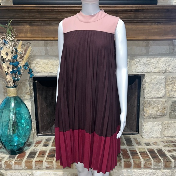 Alfani Sleeveless pleated color block swing dress - Picture 5 of 11